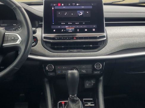 Used 2022 Jeep Compass Latitude image 28