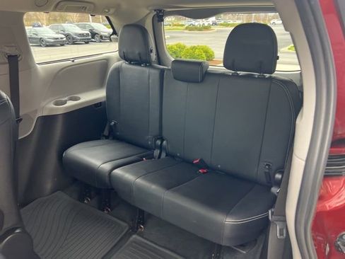 Used 2016 Toyota Sienna SE w/ SE Preferred Package image 22