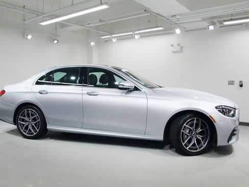 Used 2023 Mercedes-Benz E 350 4MATIC Sedan image 13