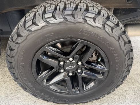 Used 2020 Chevrolet Silverado 1500 LT Trail Boss AWD/4WD image 32