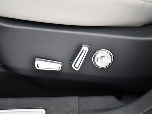 New 2026 Lincoln Nautilus Reserve AWD/4WD image 14