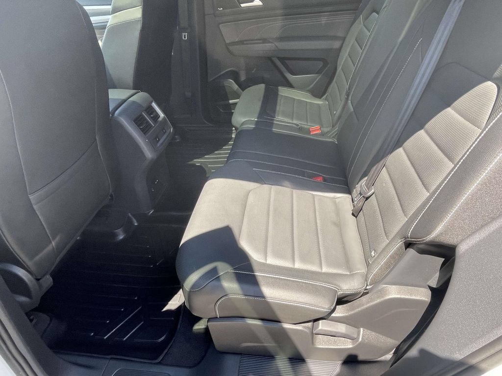Used 2023 Volkswagen Atlas Cross Sport SEL Premium R-Line AWD/4WD image 16