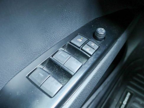 Used 2025 Toyota Camry SE image 16