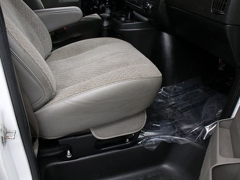 Used 2019 Chevrolet Express 3500 Extended w/ Driver Convenience Package image 26