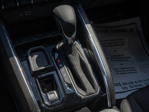 New 2026 GMC Canyon Elevation w/ Convenience Package image 13