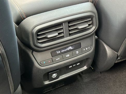 Used 2025 Honda Pilot TrailSport image 14