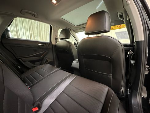 Used 2024 Volkswagen Jetta SE FWD image 17