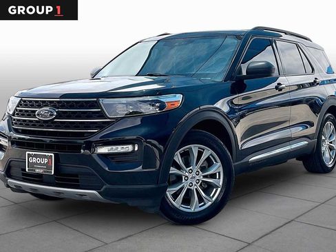 Used 2021 Ford Explorer XLT w/ Equipment Group 202A RWD image 1