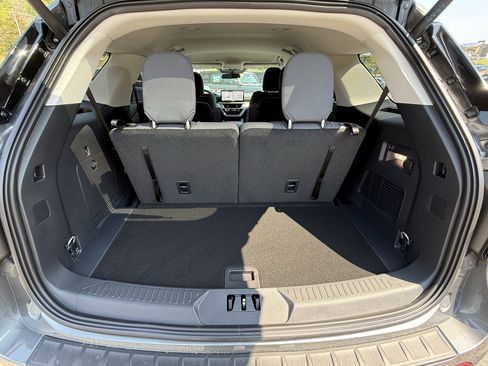 New 2026 Ford Explorer Active RWD image 11