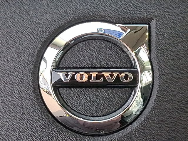 New 2026 Volvo XC40 B5 Core w/ Climate Package AWD/4WD image 11