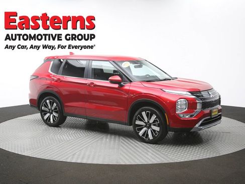 Used 2025 Mitsubishi Outlander AWD image 49