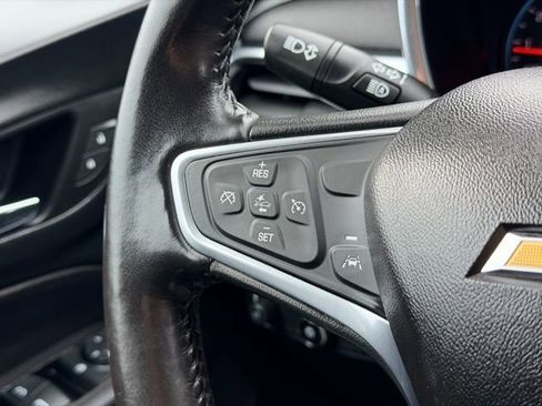 Used 2019 Chevrolet Equinox LT w/ Driver Convenience Package image 11