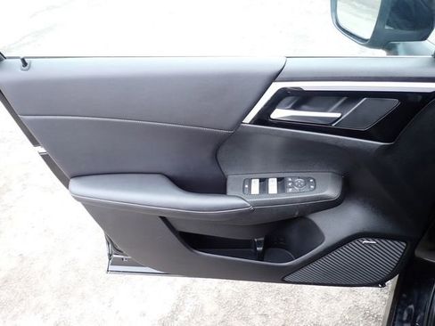 Used 2025 Mitsubishi Outlander SE image 20