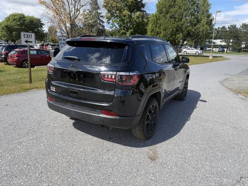 Used 2022 Jeep Compass Latitude w/ Convenience Group AWD/4WD image 5