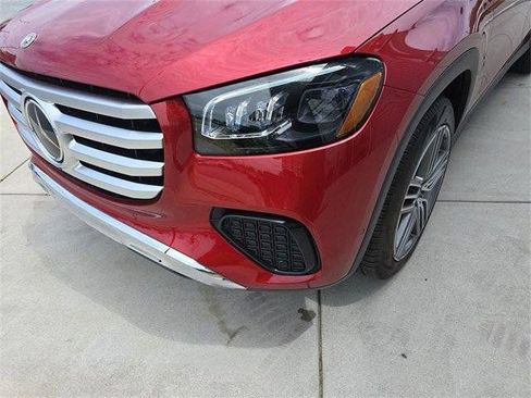 Used 2025 Mercedes-Benz GLS 450 4MATIC image 12
