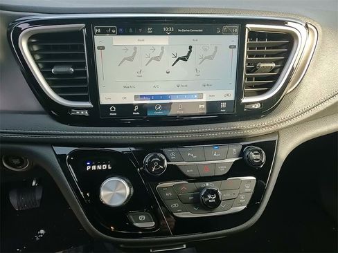 New 2026 Chrysler Pacifica Select image 29