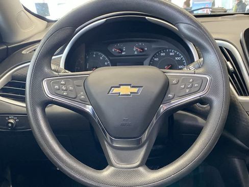 Used 2023 Chevrolet Malibu LT image 17
