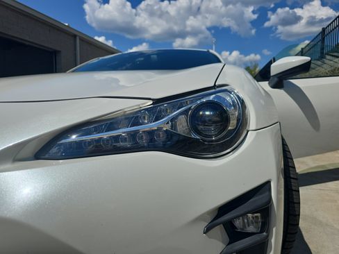 Used 2020 Toyota 86 RWD image 30