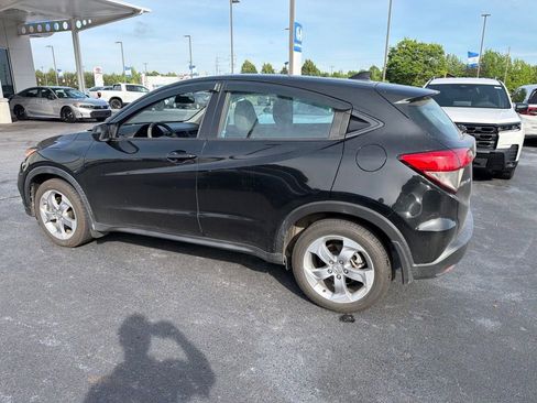Used 2021 Honda HR-V LX image 5