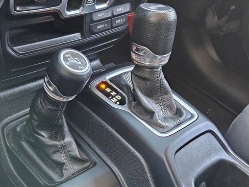 Used 2023 Jeep Wrangler Sport S image 13