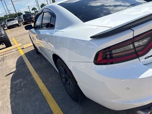 Used 2022 Dodge Charger SXT w/ Blacktop Package RWD image 11