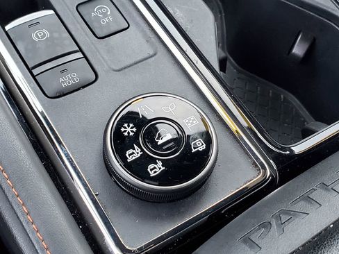 Used 2024 Nissan Pathfinder Rock Creek image 30