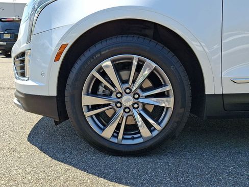 Used 2024 Cadillac XT5 Premium Luxury w/ Technology Package AWD/4WD image 8