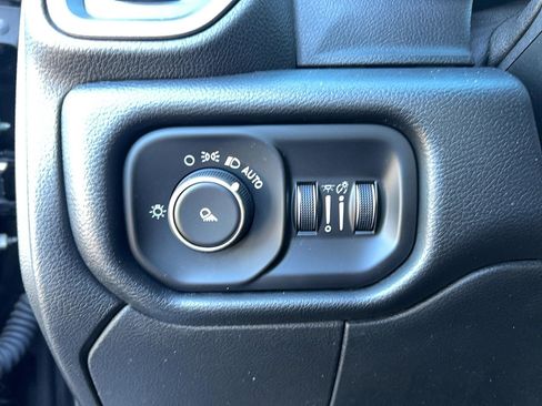 Used 2019 RAM 3500 Tradesman image 16