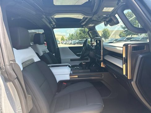 Used 2025 GMC Hummer EV 3X AWD/4WD image 9