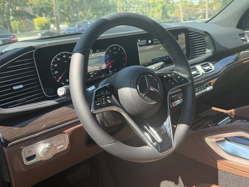 New 2026 Mercedes-Benz GLS 450 4MATIC image 17
