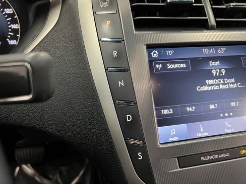 Used 2020 Lincoln MKZ image 19