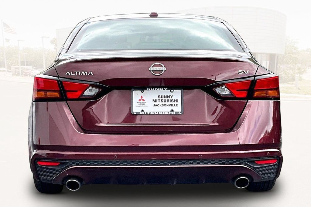 Used 2024 Nissan Altima 2.5 SV w/ SV Premium Package FWD image 5
