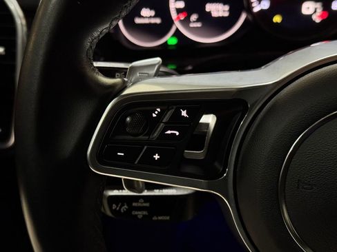 Used 2022 Porsche Cayenne S image 16