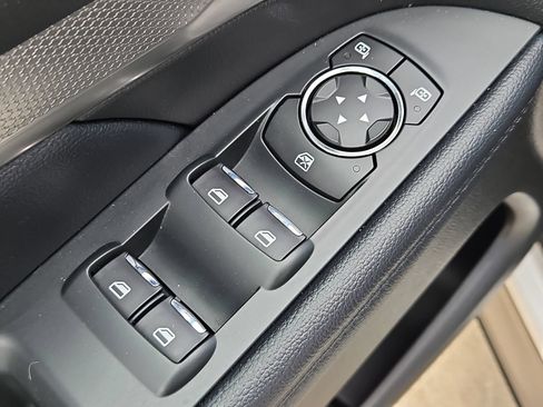 Used 2018 Ford Explorer XLT FWD image 19