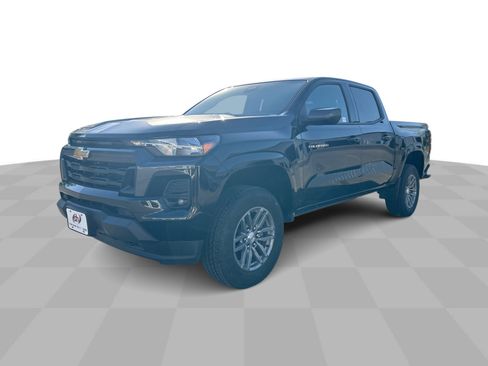 Certified 2024 Chevrolet Colorado LT w/ LT Convenience Package II AWD/4WD image 1
