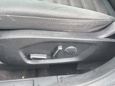 Used 2019 Ford Fusion SE image 28