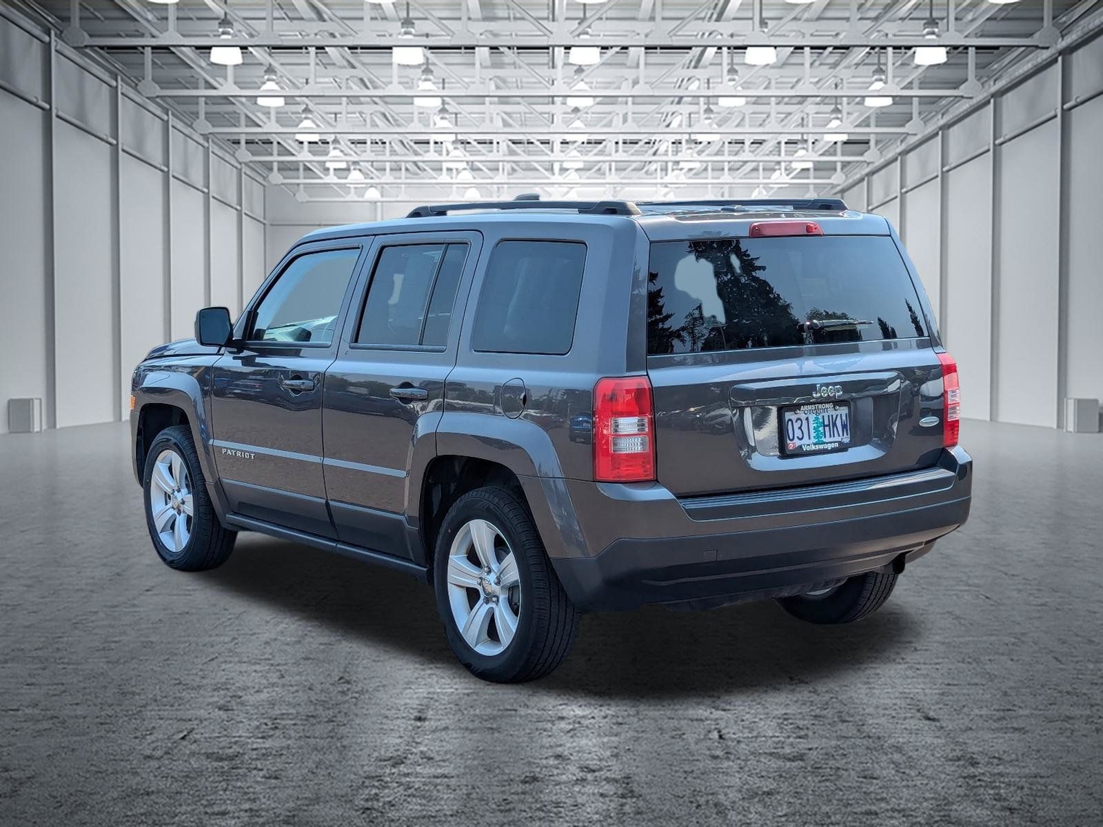 Used 2014 Jeep Patriot Latitude FWD image 3