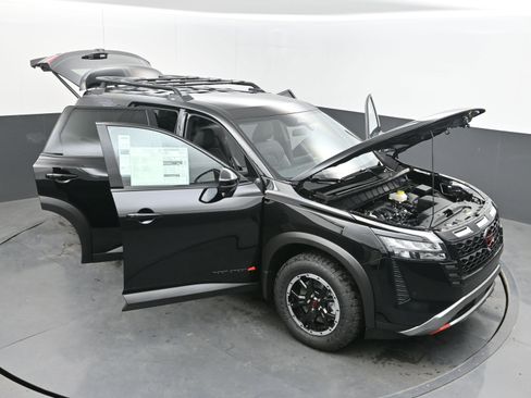 New 2026 Nissan Pathfinder Rock Creek AWD/4WD image 40