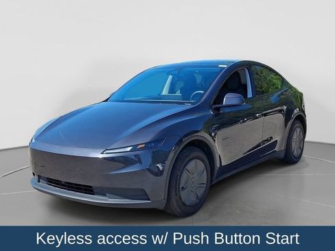 Used 2026 Tesla Model Y 2WD image 4