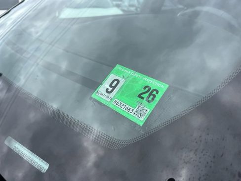 Used 2019 Dodge Charger SXT image 23