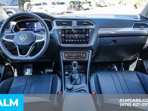 Used 2023 Volkswagen Tiguan SE image 25