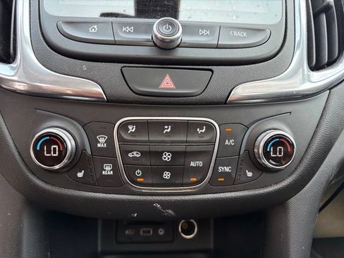 Used 2020 Chevrolet Equinox LT FWD image 31