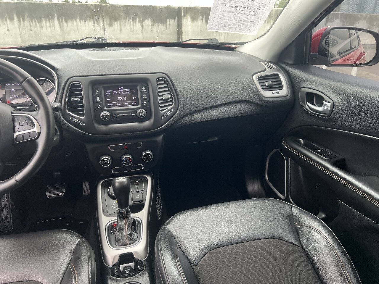 Used 2018 Jeep Compass Latitude AWD/4WD image 17