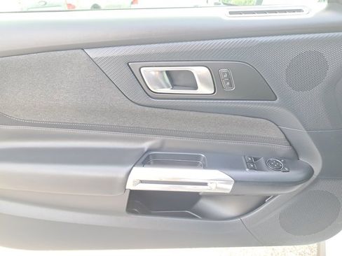 Certified 2025 Ford Mustang Coupe image 19