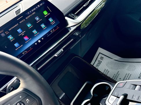 Used 2025 BMW X1 xDrive28i w/ Technology Package image 27