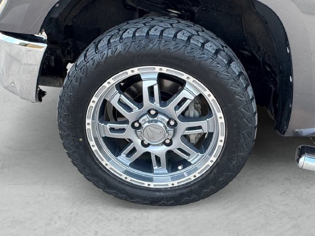 Used 2018 Toyota Tundra SR5 w/ SR5 Upgrade Package RWD image 23