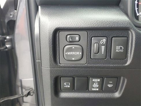 Used 2022 Toyota 4Runner SR5 Premium image 32