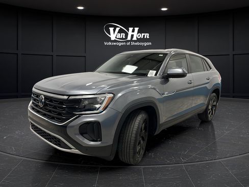 Used 2024 Volkswagen Atlas Cross Sport SE w/ Black Wheel Package AWD/4WD image 3