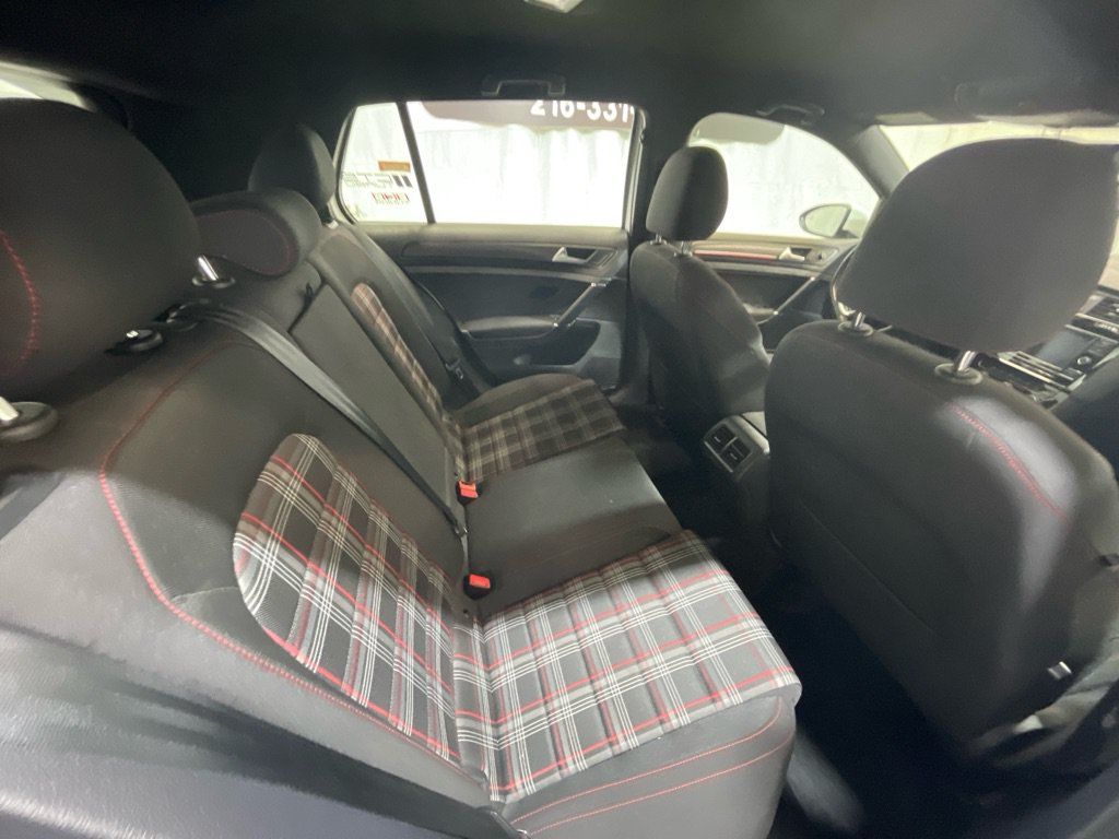 Used 2020 Volkswagen Golf 4-Door FWD image 31