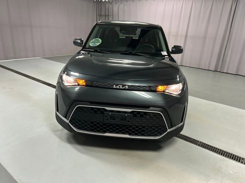 Used 2025 Kia Soul LX w/ LX Technology Package FWD image 2
